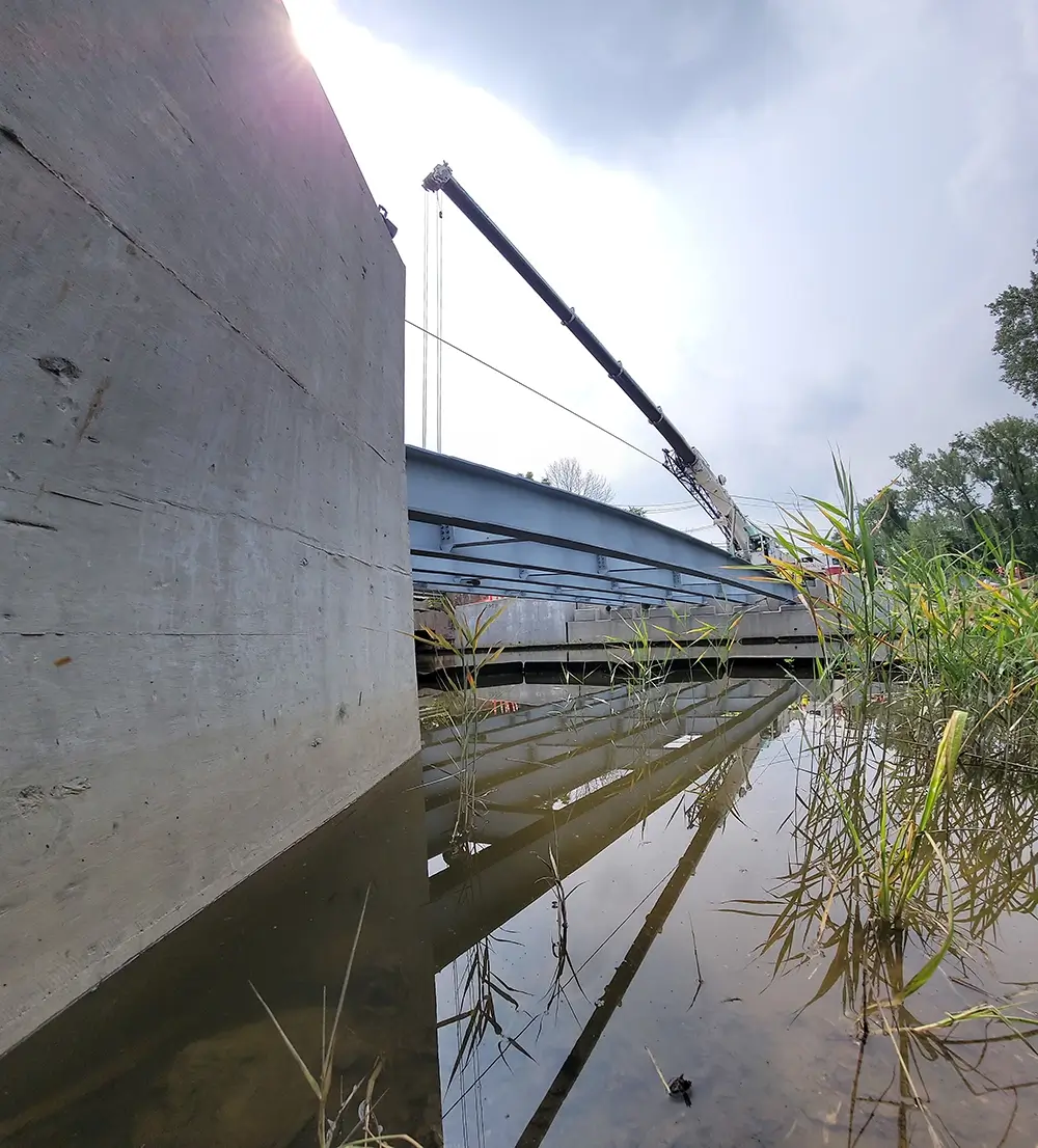 Grassy Point Road Bridge Girder Lift Construction for Replacement