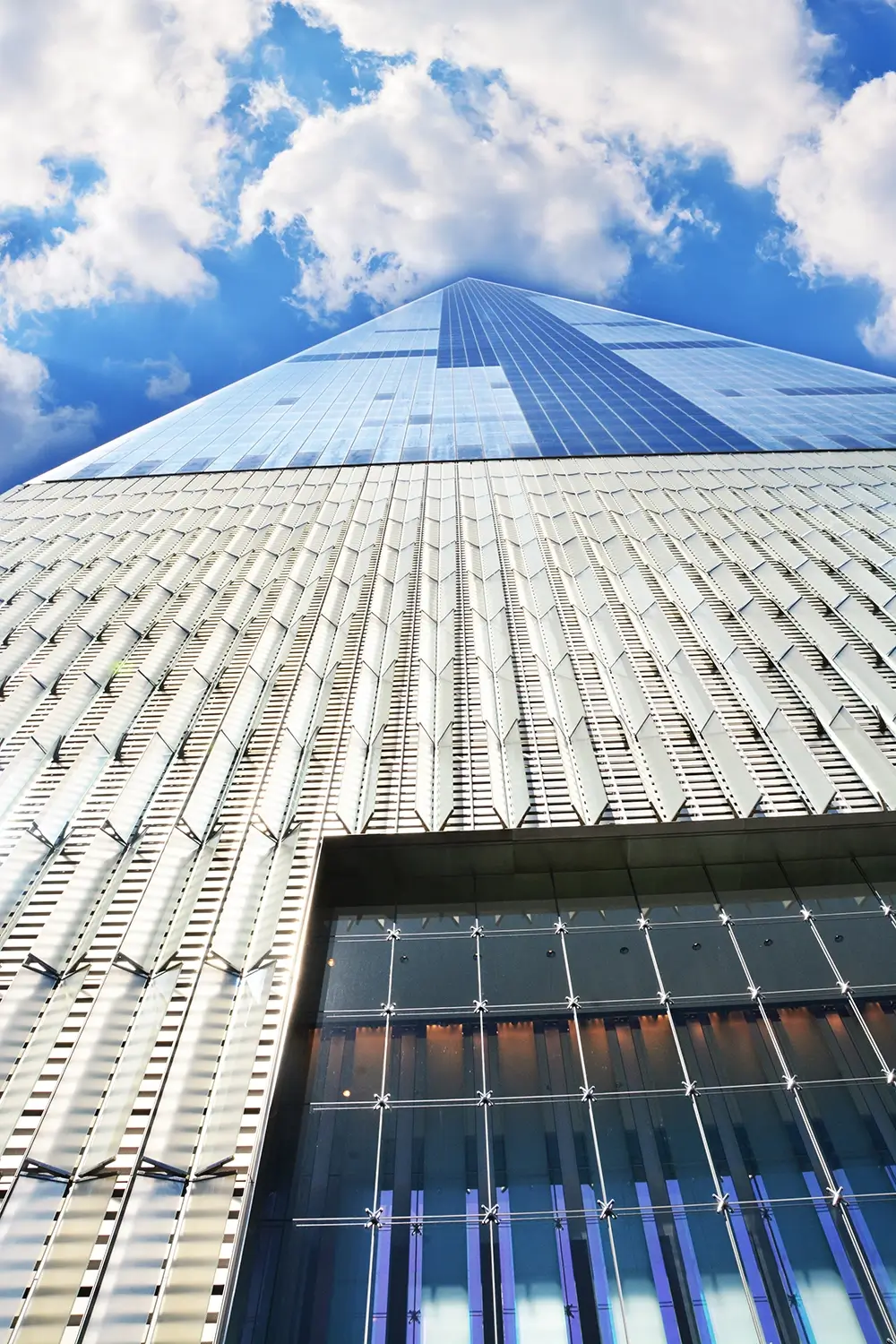 One WTC showing Static and Dynamic Blast Analysis Experience